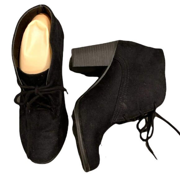 Attention Talina Lace Up Ankle Bootie 7M Black Faux Suede Stacked Heel 174N - Picture 3 of 8